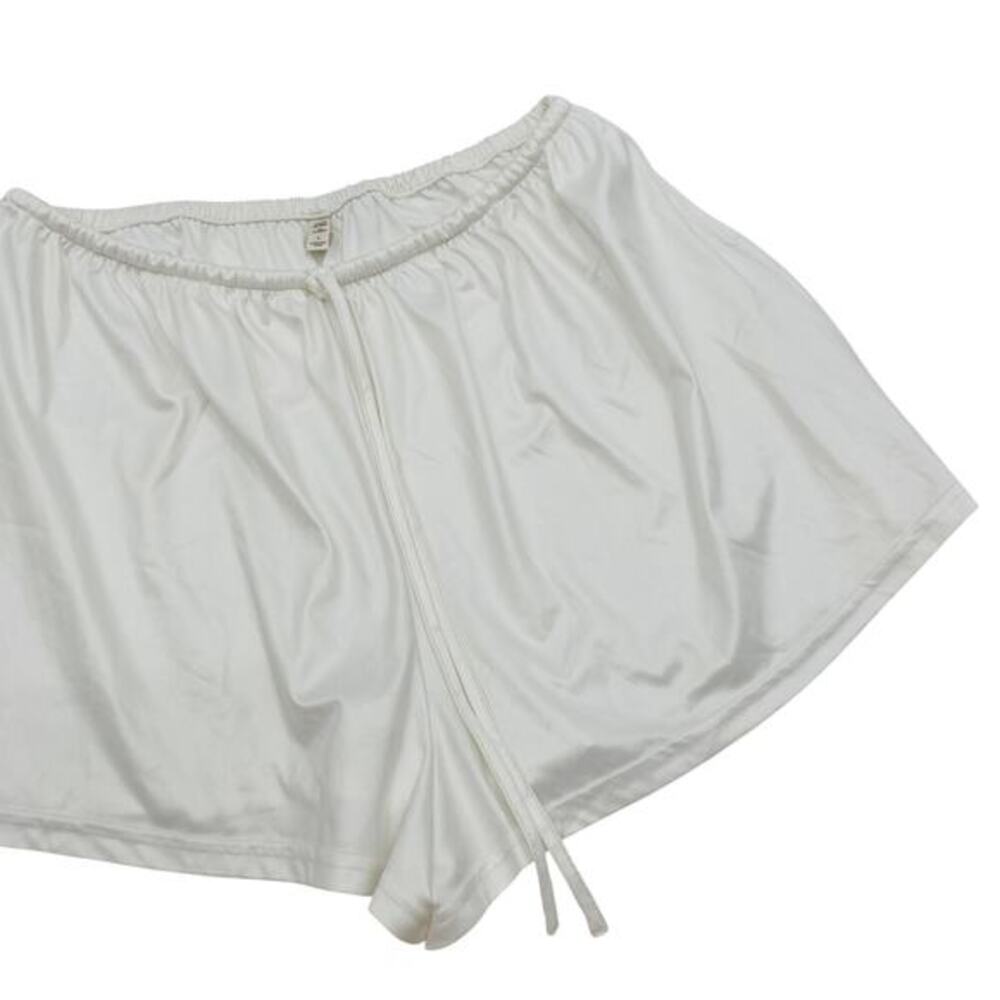 Victoria's Secret white satin sleep shorts‎